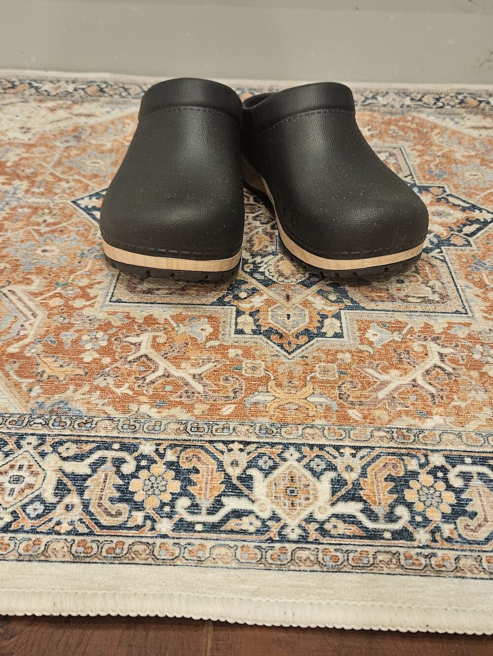 Womens Black Dansko Clogs Slip-On with Natural Trim -